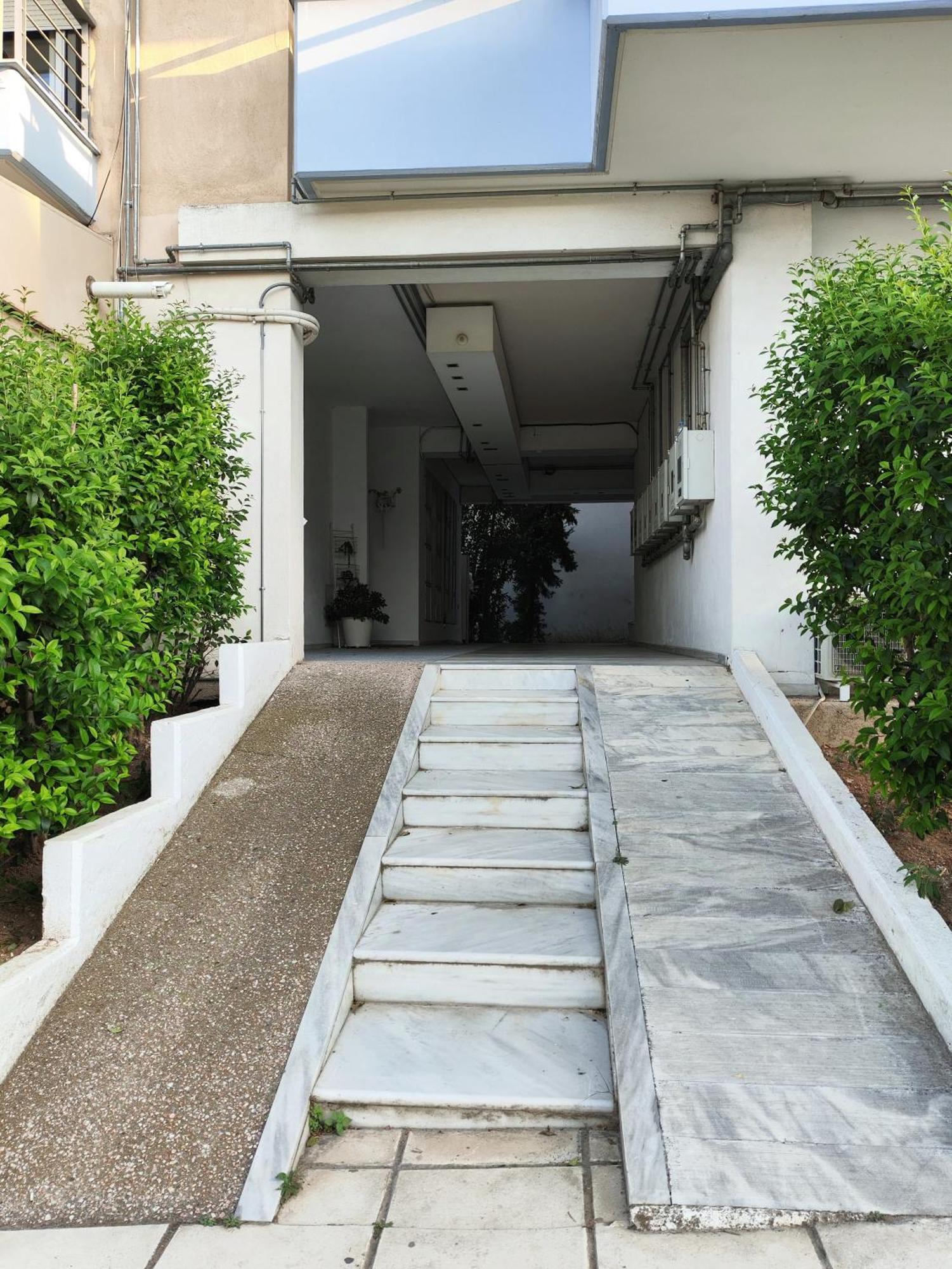 Apartment Homely Flat Near Airport *